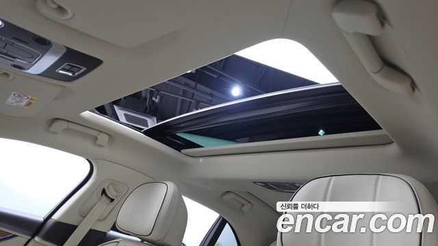 Bentley Flying Spur 2023 — photo 24