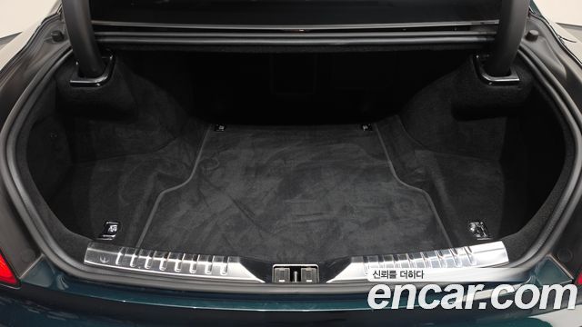 Bentley Flying Spur 2023 — photo 26