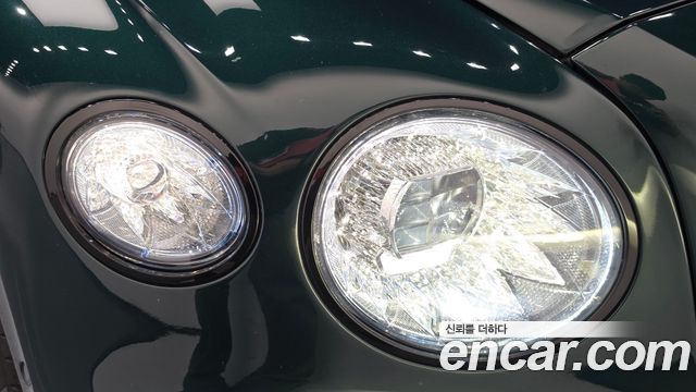 Bentley Flying Spur 2023 — photo 8