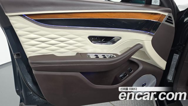 Bentley Flying Spur 2023 — photo 14