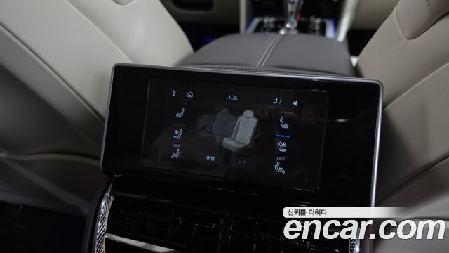 Bentley Flying Spur 2023 — photo 36