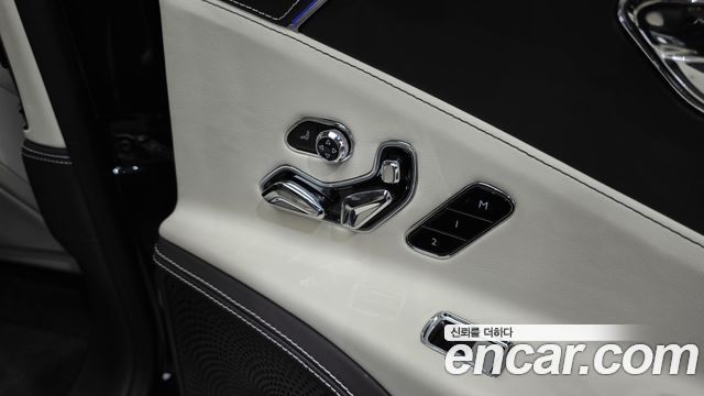 Bentley Flying Spur 2023 — photo 37
