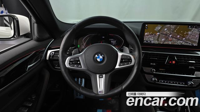BMW 5-Series 2022 — photo 19