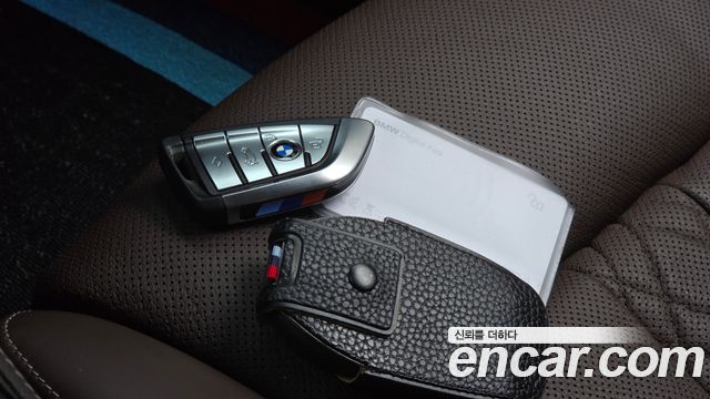 BMW 5-Series 2022 — photo 21