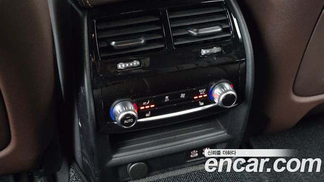 BMW 5-Series 2022 — photo 31
