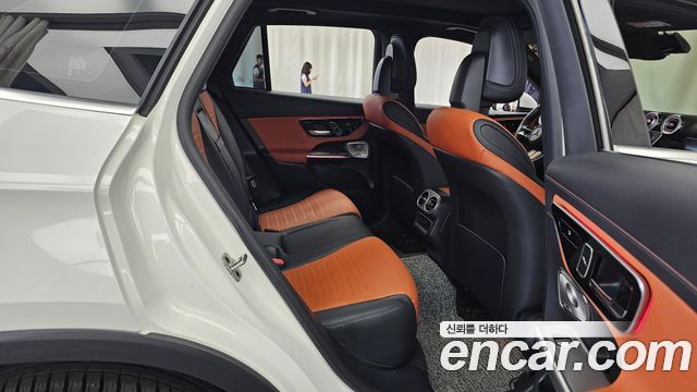 Mercedes-Benz GLC-Class 2026 — photo 17