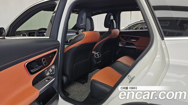 Mercedes-Benz GLC-Class 2026 — photo 18