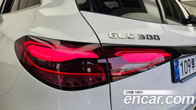 Mercedes-Benz GLC-Class 2026 — photo 9