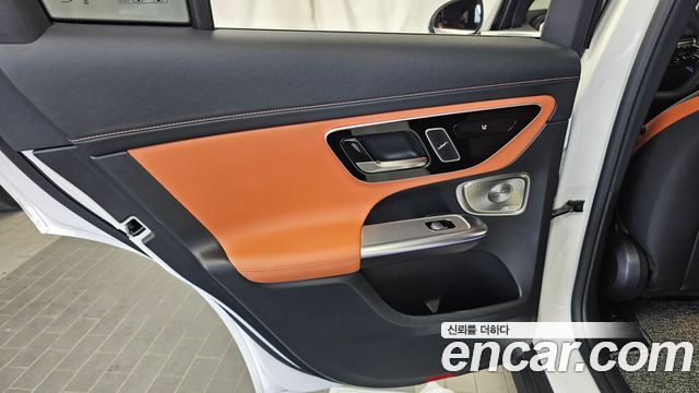 Mercedes-Benz GLC-Class 2026 — photo 15
