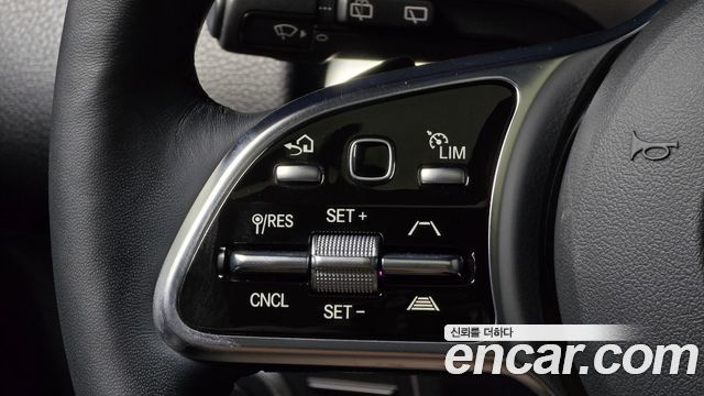 Mercedes-Benz EQB 2023 — photo 23