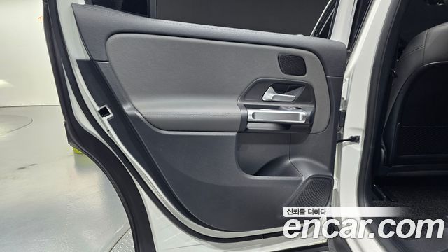 Mercedes-Benz EQB 2023 — photo 15