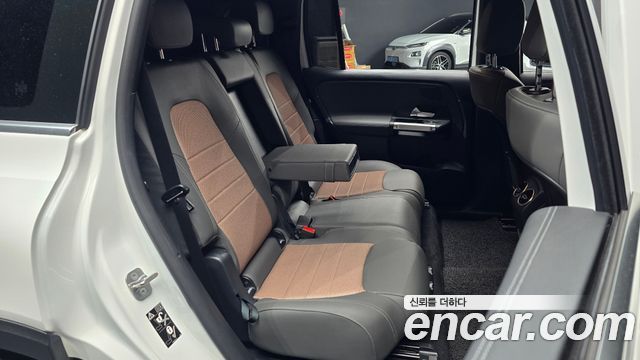 Mercedes-Benz EQB 2023 — photo 16