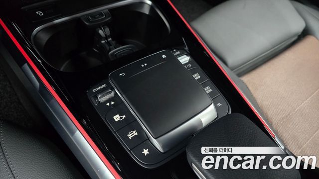 Mercedes-Benz EQB 2023 — photo 30