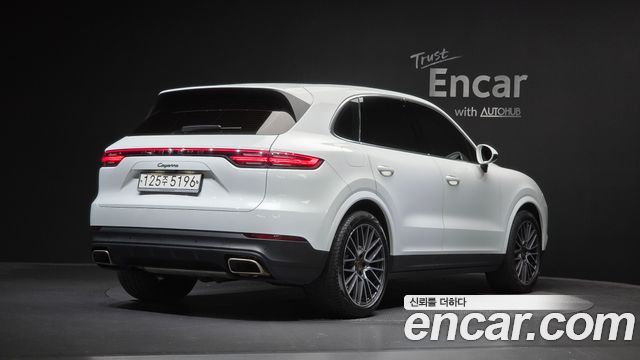 Porsche Cayenne 2019 — photo 2