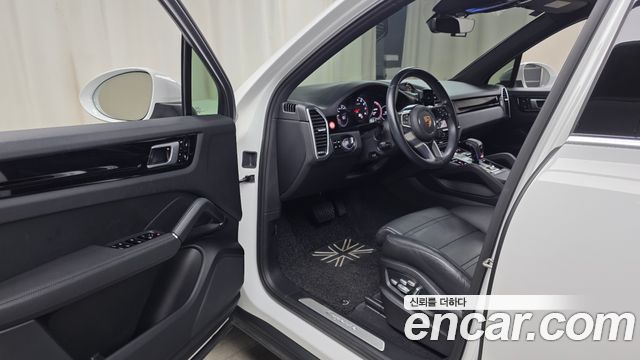 Porsche Cayenne 2019 — photo 10