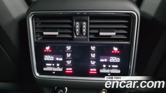 Porsche Cayenne 2019 — photo 17