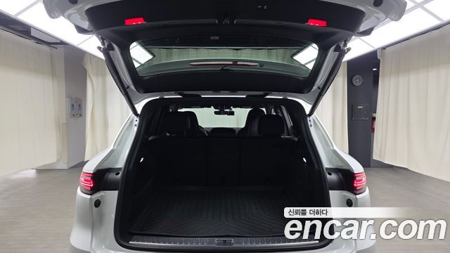 Porsche Cayenne 2019 — photo 20