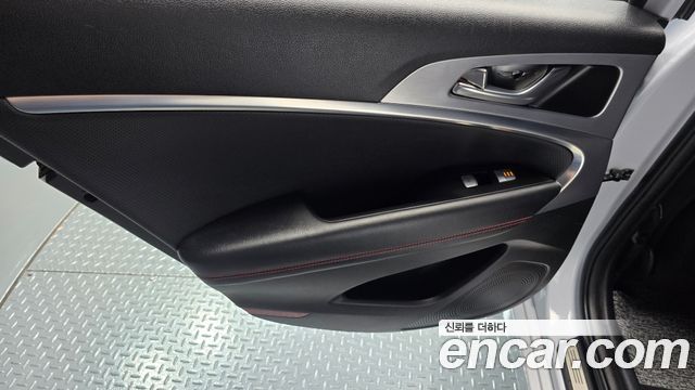 Genesis G70 2019 — photo 15