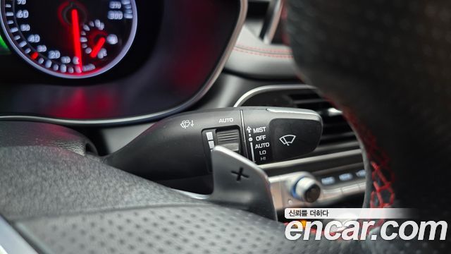 Genesis G70 2019 — photo 27