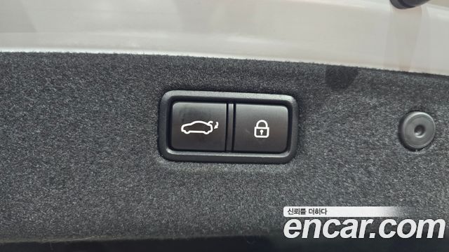 Genesis G70 2019 — photo 32