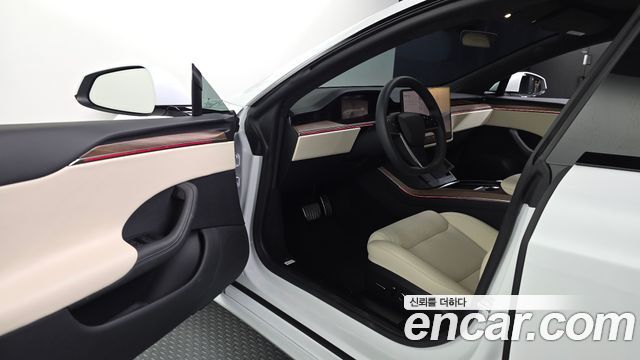 Tesla Model S 2026 — photo 13