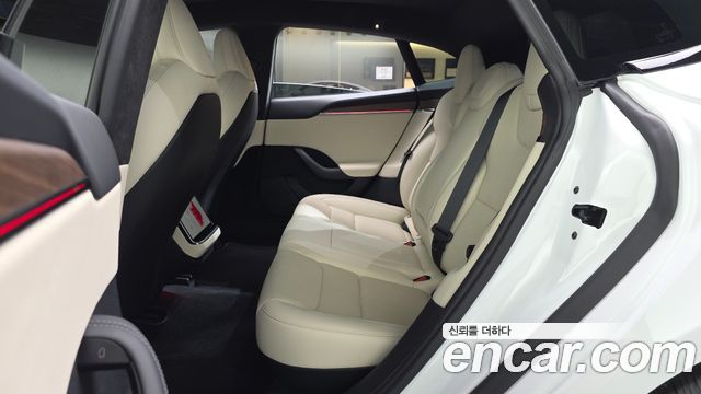 Tesla Model S 2026 — photo 18