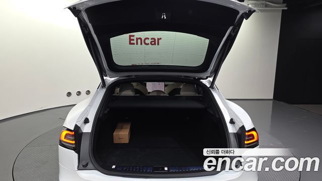 Tesla Model S 2026 — photo 26