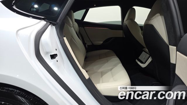 Tesla Model S 2026 — photo 16