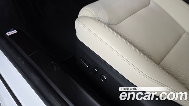 Tesla Model S 2026 — photo 31
