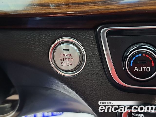 Kia K7 2016 — photo 13
