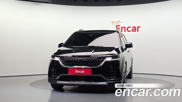 Kia Canival 2023 — photo 3