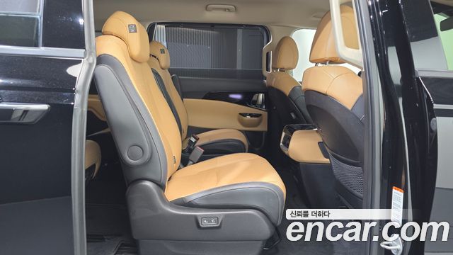Kia Canival 2023 — photo 11