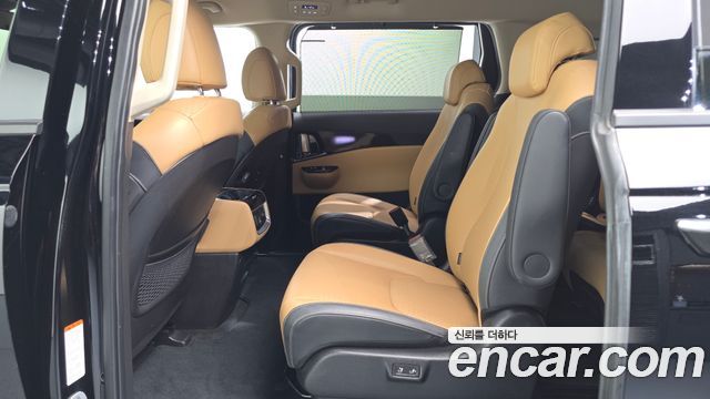 Kia Canival 2023 — photo 12