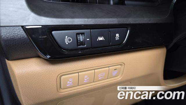 Kia Canival 2023 — photo 16