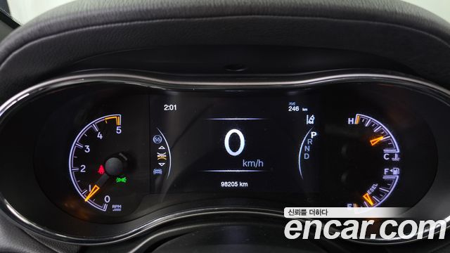 Jeep Cherokee 2020 — photo 11