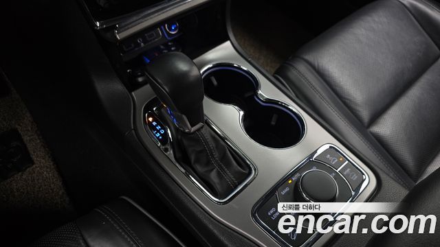 Jeep Cherokee 2020 — photo 12