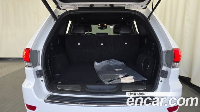 Jeep Cherokee 2020 — photo 24
