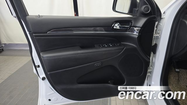 Jeep Cherokee 2020 — photo 14