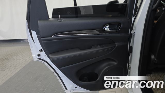 Jeep Cherokee 2020 — photo 15