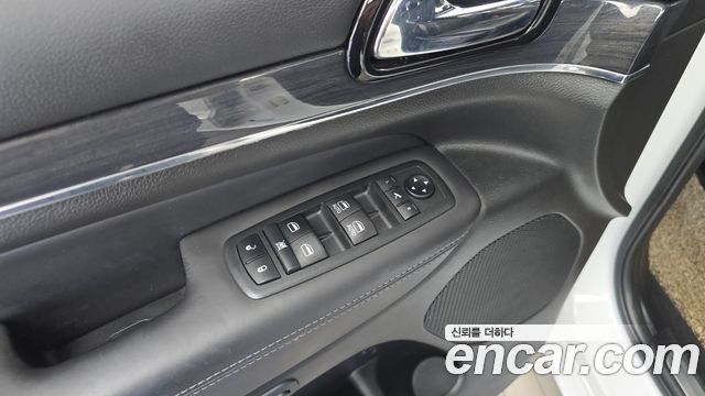 Jeep Cherokee 2020 — photo 29