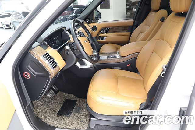 Land Rover Range Rover 2022 — photo 8