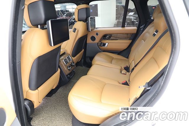 Land Rover Range Rover 2022 — photo 9