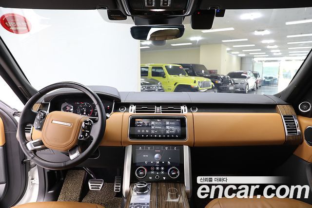 Land Rover Range Rover 2022 — photo 10
