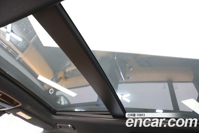 Land Rover Range Rover 2022 — photo 11