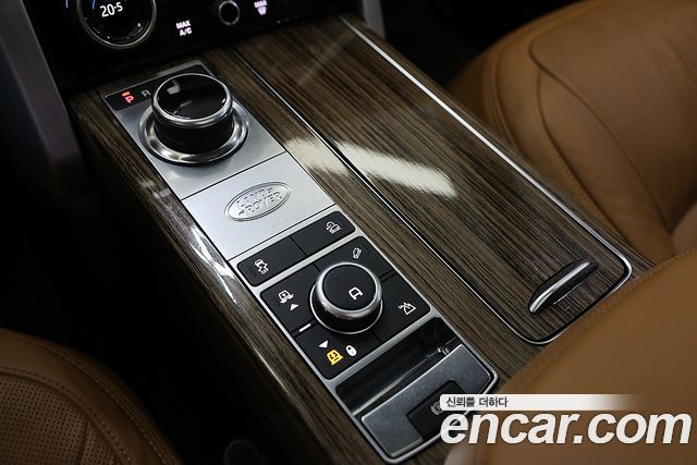 Land Rover Range Rover 2022 — photo 16