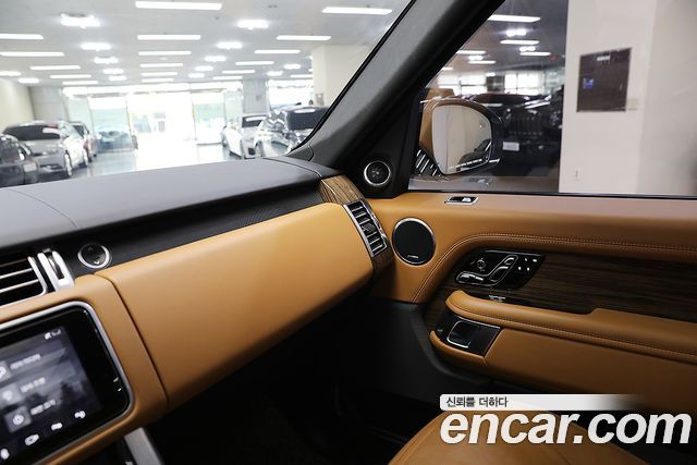 Land Rover Range Rover 2022 — photo 17