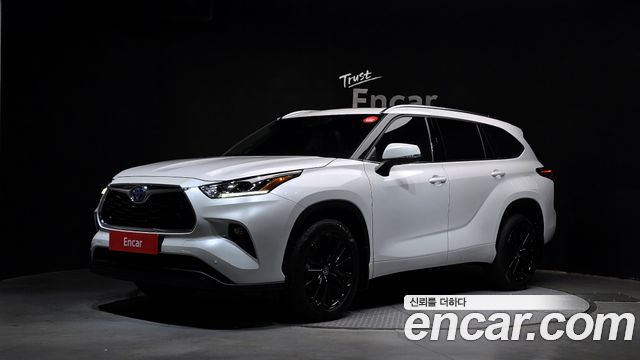 Toyota Highlander 2023 — photo 1