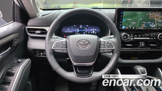 Toyota Highlander 2023 — photo 19