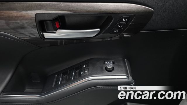 Toyota Highlander 2023 — photo 26