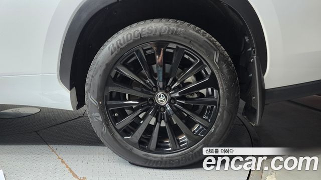 Toyota Highlander 2023 — photo 7